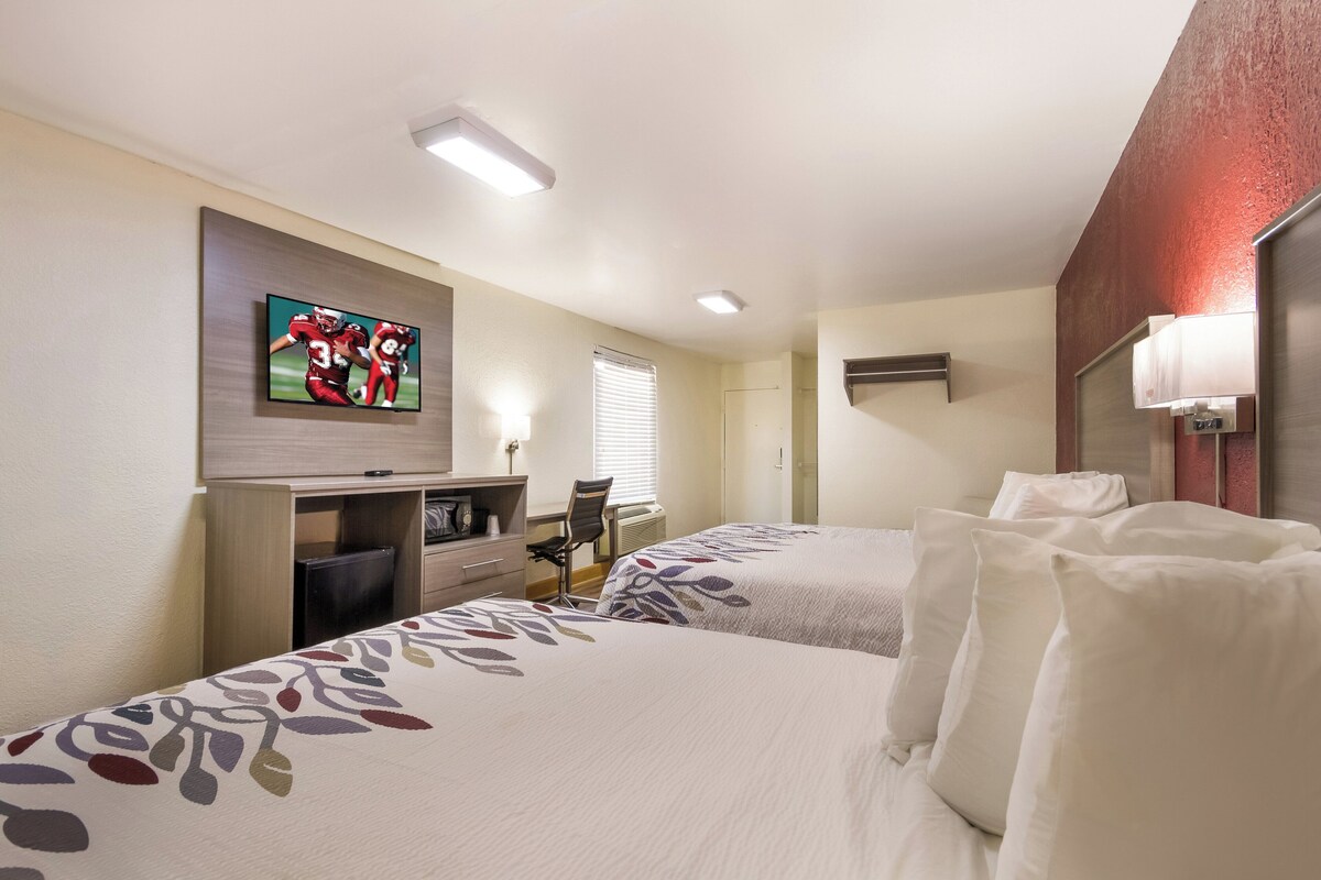 Deluxe Room, 2 Queen Beds, Non Smoking