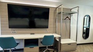 客房, 2 间卧室 | 办公桌、笔记本电脑工作区、遮光窗帘、熨斗/熨板