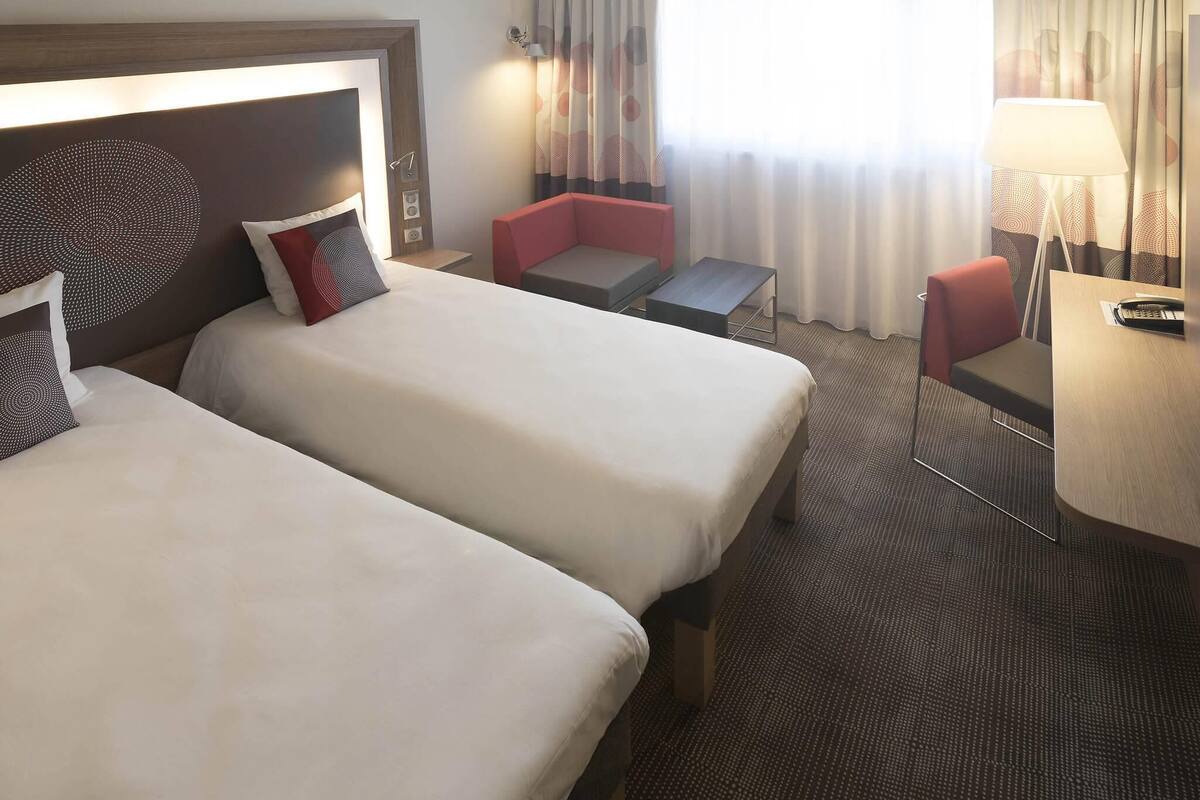 Superior-rum - 2 enkelsÀngar | SÀngtillbehör av högsta kvalitet och minibar