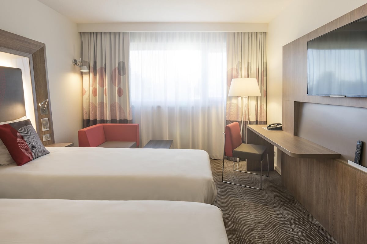 Superior Room, 2 Single Beds | Premium bedding, minibar, in-room safe, desk