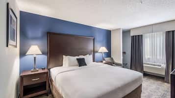 Sengetøy av topp kvalitet, skrivebord og blendingsgardiner