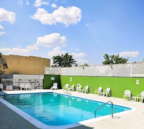 Seasonal outdoor pool