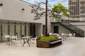 Courtyard - Baymont by Wyndham Great Falls City Center (Great Falls)