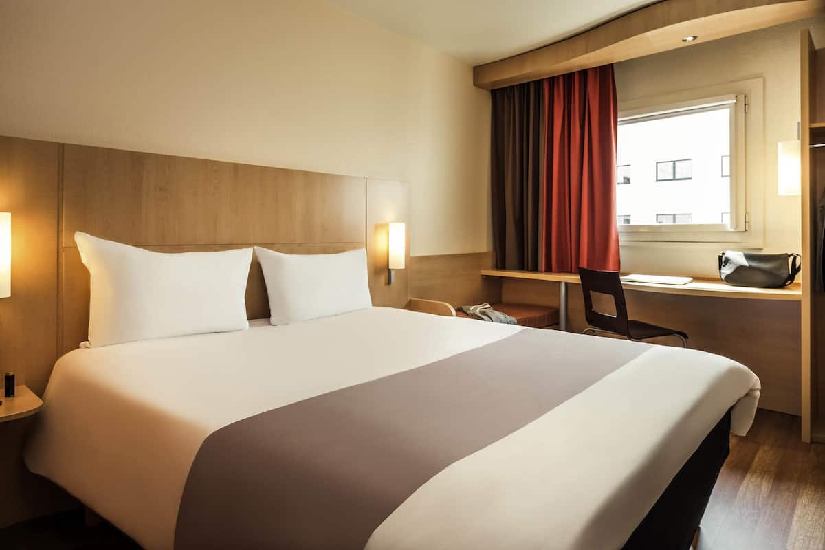 Standard Room, 1 Double Bed | Pillowtop beds, individually furnished, blackout drapes, free WiFi