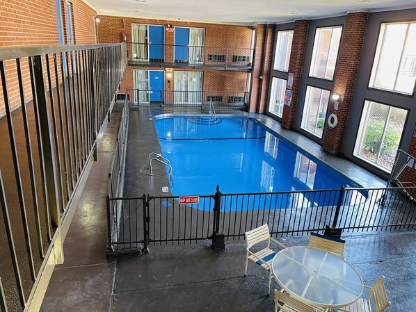 Piscine intérieure