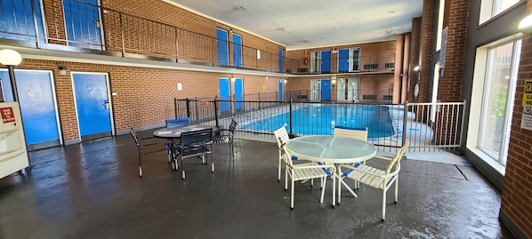 Piscine intérieure