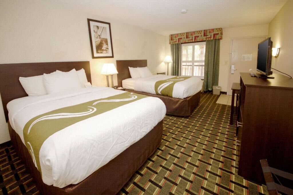 1 bedroom, premium bedding, laptop workspace, iron/ironing board