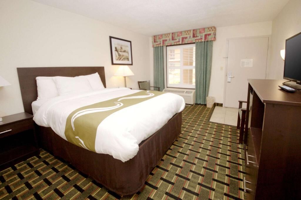 1 bedroom, premium bedding, laptop workspace, iron/ironing board