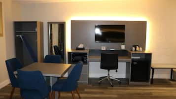 Suite, 1 King Bed with Sofa bed, Non Smoking | Living area | Flat-screen TV