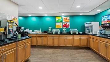 Free daily continental breakfast