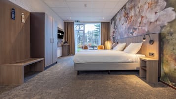 Deluxe Twin Room, Bathtub | In-room safe, desk, blackout drapes, cribs/infant beds
