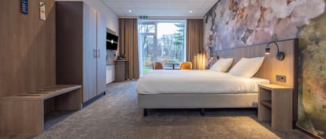 Deluxe Twin Room | 1 bedroom, in-room safe, desk, blackout curtains