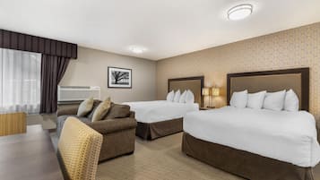 Family Suite, 2 Queen Beds, Non Smoking, Kitchenette (with Sofabed)