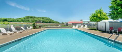 Sæsonbestemt udendørs pool