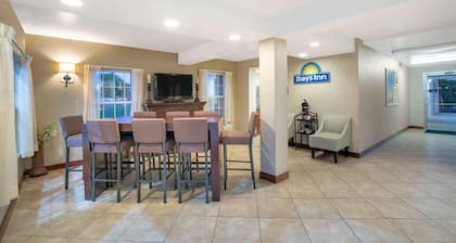 Days Inn by Wyndham Cave City