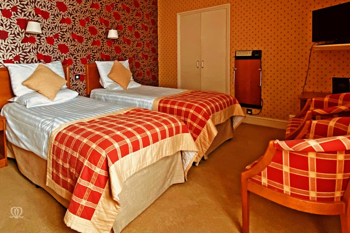 classic twin room | desk, iron/ironing board, free wifi, bed sheets