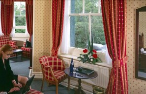 Luxury Double or Twin Room | Living area | Flat-screen TV