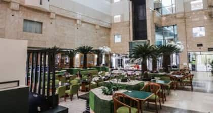 Surabaya Suites Hotel Powered by Archipelago