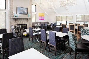 Free daily on-the-go breakfast