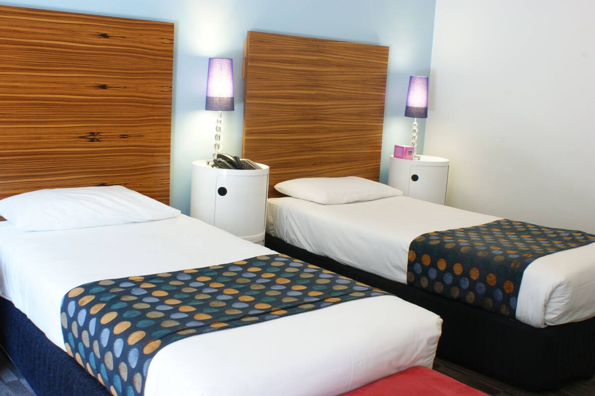 Chambre Simple | Literie de qualité supérieure, matelas Select Comfort