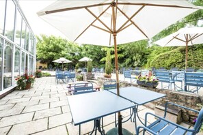 Indoor pool, pool loungers