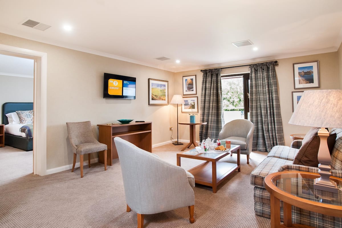 penthouse suite | in-room safe, desk, iron/ironing board, free wifi