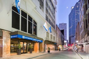 Exterior - Wyndham New Orleans - French Quarter (New Orleans)