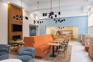 Free daily full breakfast - Hampton Inn & Suites Southern Pines-Pinehurst (Aberdeen)