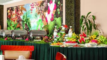 ๋งค์ผ ๋ทํ ๋ฌด๋ฃ ์์นจ ์์ฌ ํฌํจ