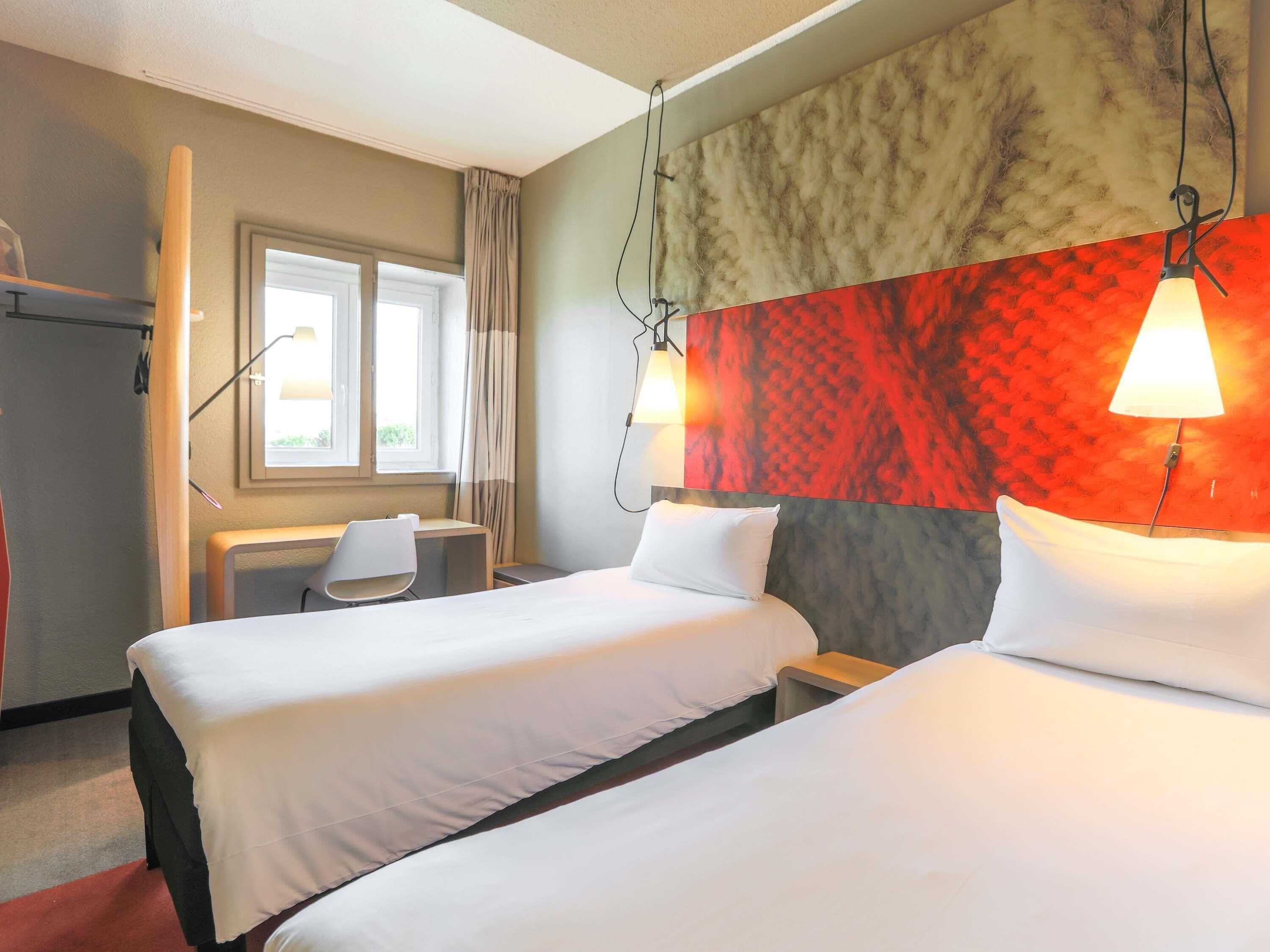 Standard Twin Room, 2 Single Beds | Premium bedding, pillow-top beds, desk, laptop workspace