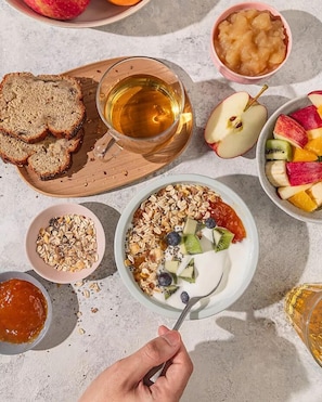 Päivittäinen buffetaamiainen (12.9 EUR per henkilö)