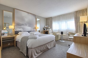 Premium bedding, in-room safe, desk, blackout curtains