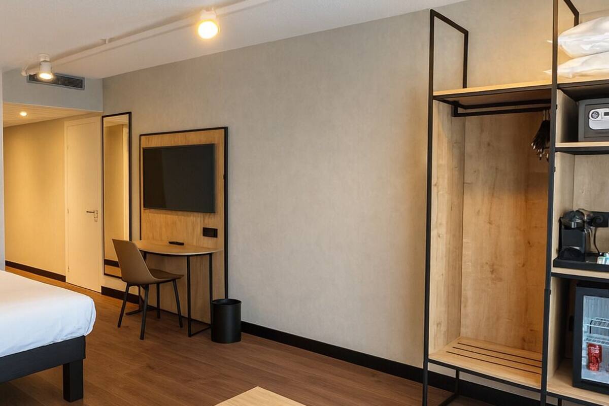 Hochwertige Bettwaren, Pillowtop-Betten, Zimmersafe, Schreibtisch