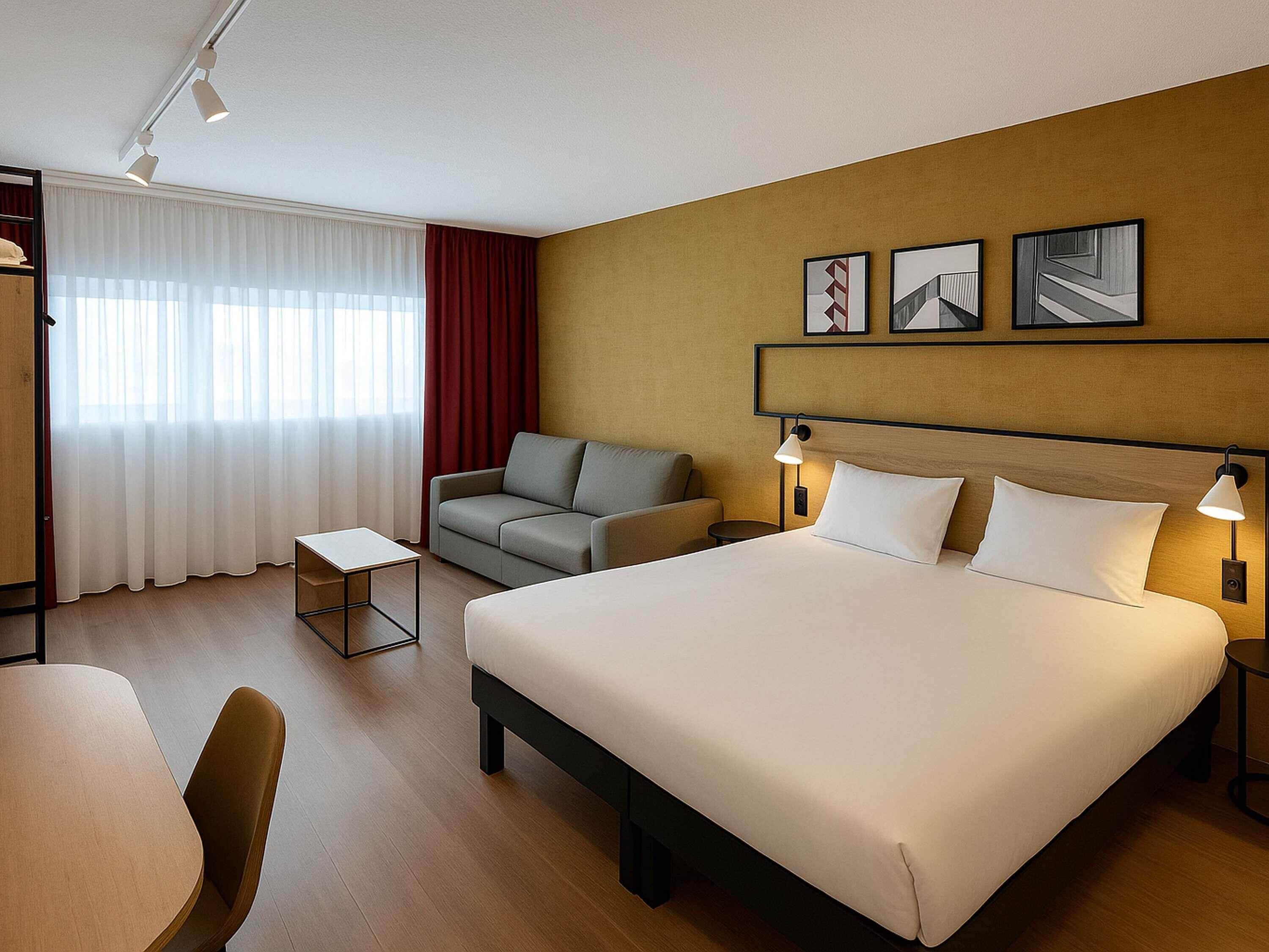 Premium Room, 1 Double Bed with Sofa bed | Premium bedding, pillowtop beds, in-room safe, desk