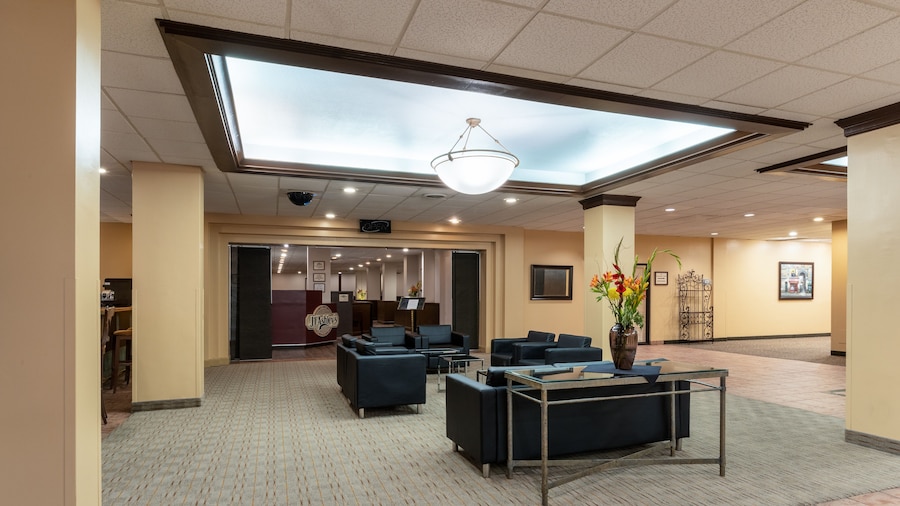 Ramada by Wyndham Reno Hotel and Casino