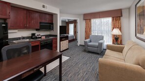 Suite, 1 Bedroom | 1 bedroom, in-room safe, desk, free WiFi