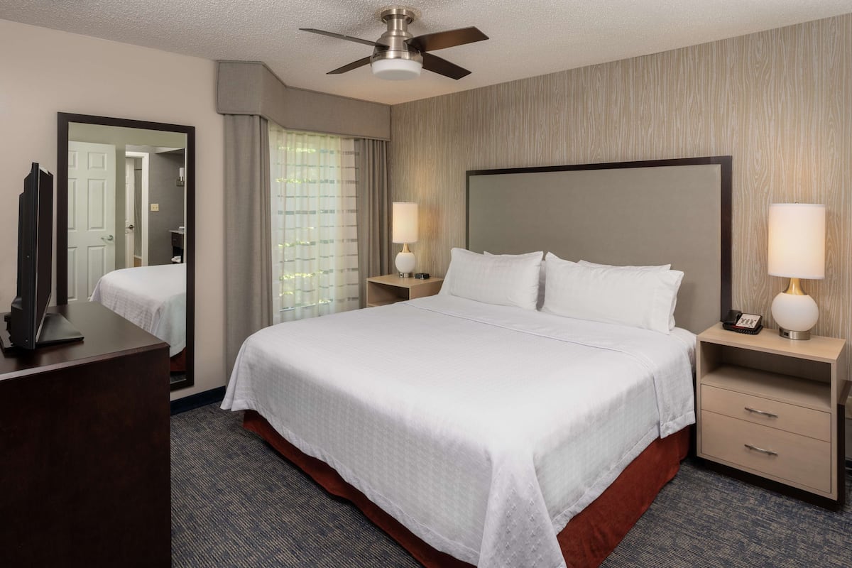 1 bedroom, in-room safe, desk, free WiFi