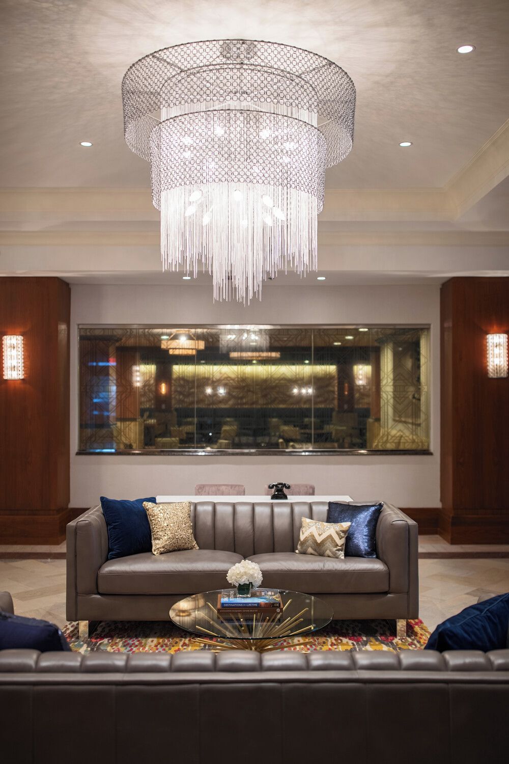 Lobby lounge