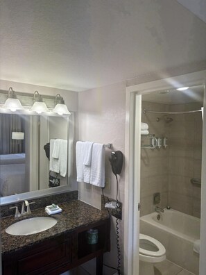 Combined shower/bathtub, free toiletries, hair dryer, towels - SureStay InnSuites Phoenix Hotel & Suites by Best Western (Phoenix)
