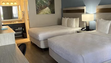 Camas con pillow-top y caja de seguridad en la habitación