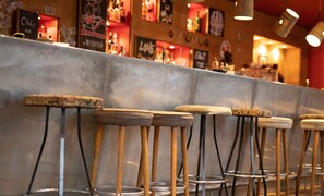 酒吧（店内）