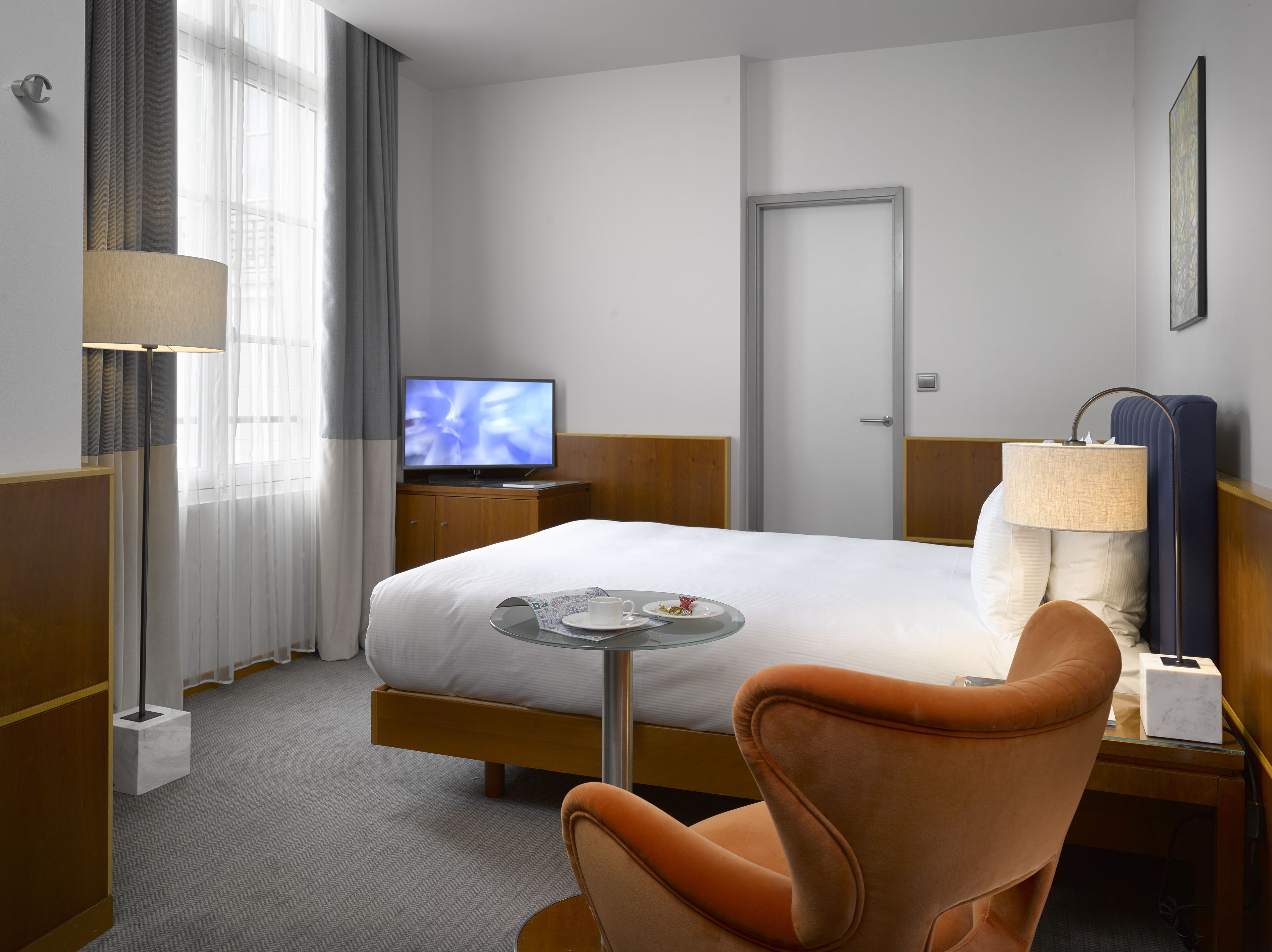 premium bedding, minibar, in-room safe, soundproofing