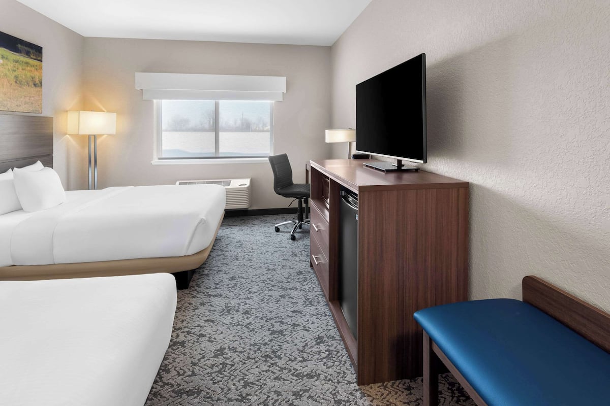In-room safe, desk, blackout curtains, iron/ironing board