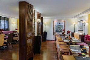 Buffet déjeuner (22 CHF par personne)