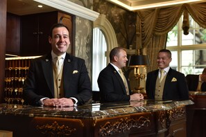 Concierge desk