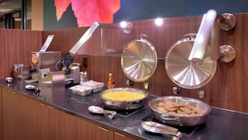 含每日吃到飽早餐