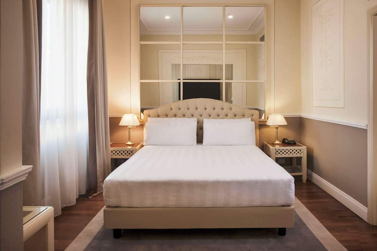 1 bedroom, premium bedding, down comforters, memory foam beds