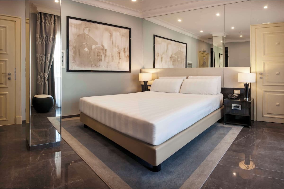 1 bedroom, premium bedding, down comforters, memory foam beds