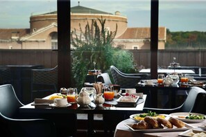 Daily buffet breakfast (EUR 15 per person) - Radisson Blu GHR Hotel, Rome (Rome)