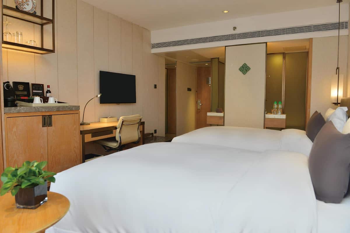 E500 Twin Bed Room | 1 bedroom, premium bedding, minibar, in-room safe